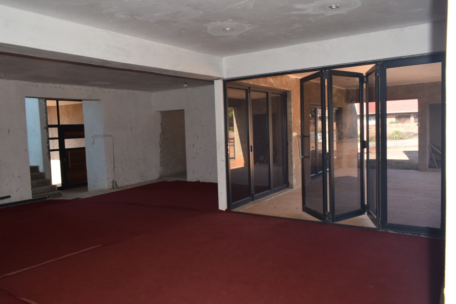 5 Bedroom Property for Sale in Olifantsnek North West